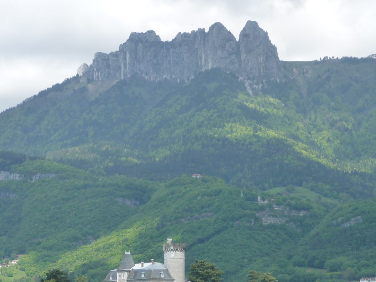 Le vent, les nuages, les ombres... Que de beauté baignant la lumière