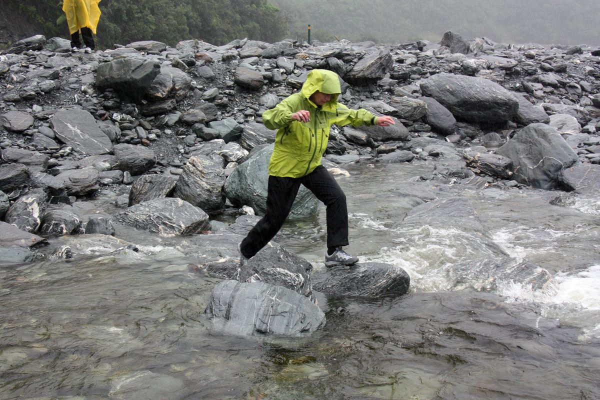 Regnvejr ved Franz Josef Glacier i New Zealand