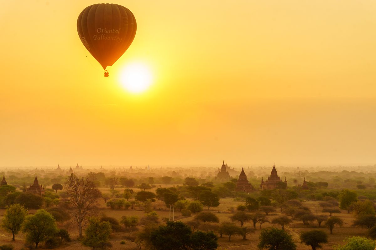 Sonnenaufgang über Bagan