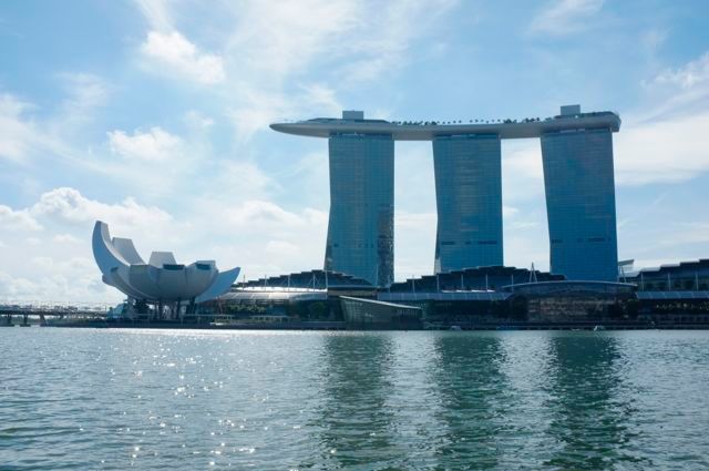 Ein Schiff auf einem Dach - gibt es nur in Singapur.