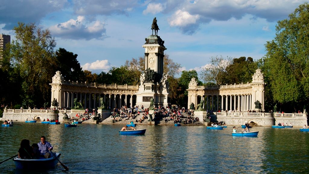 Madrid Retiro lake